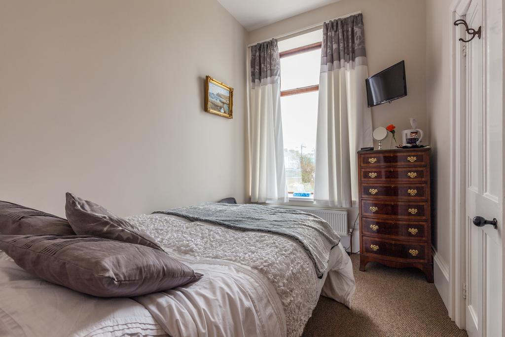 Antrim House Guest Rooms & Suites (Adults Only) Portrush Værelse billede